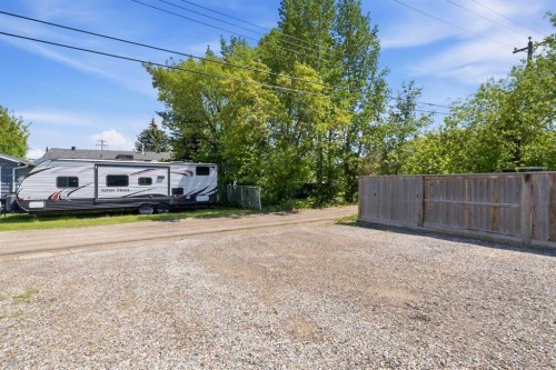 4425 55 Avenue, Olds, AB 