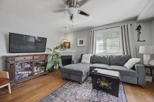 3312-279 Copperpond Common Se, Calgary, AB - Indoor Photo Showing Living Room