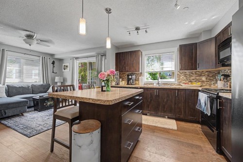 3312-279 Copperpond Common Se, Calgary, AB - Indoor Photo Showing Kitchen With Upgraded Kitchen