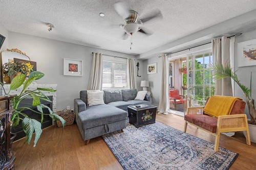 3312-279 Copperpond Common Se, Calgary, AB - Indoor Photo Showing Living Room