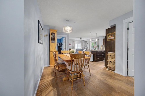 3312-279 Copperpond Common Se, Calgary, AB - Indoor Photo Showing Dining Room