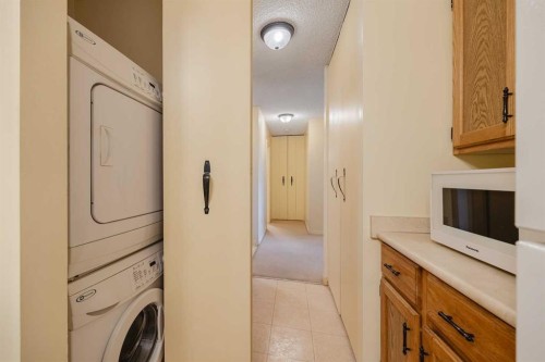 1003-80 Point Mckay Crescent Nw, Calgary, AB - Indoor Photo Showing Laundry Room