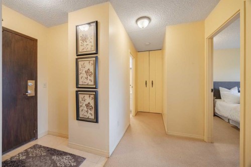 1003-80 Point Mckay Crescent Nw, Calgary, AB - Indoor Photo Showing Other Room