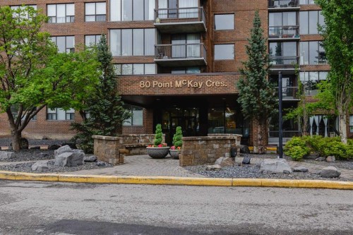 1003-80 Point Mckay Crescent Nw, Calgary, AB - Outdoor