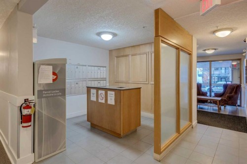 304-317 19 Avenue Sw, Calgary, AB - Indoor
