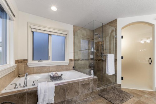 32 Aspen Meadows Manor Sw, Calgary, AB 