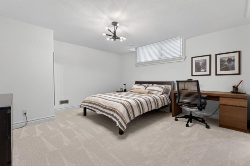 32 Aspen Meadows Manor Sw, Calgary, AB 