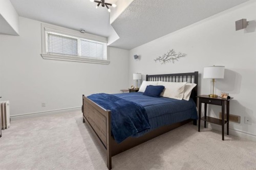 32 Aspen Meadows Manor Sw, Calgary, AB 
