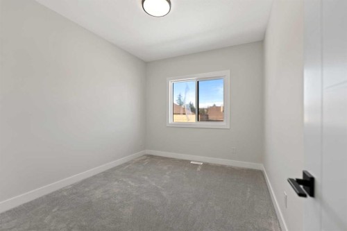 8106 47 Avenue Nw, Calgary, AB 