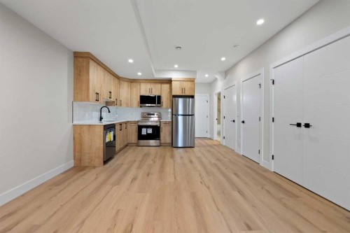 8106 47 Avenue Nw, Calgary, AB 