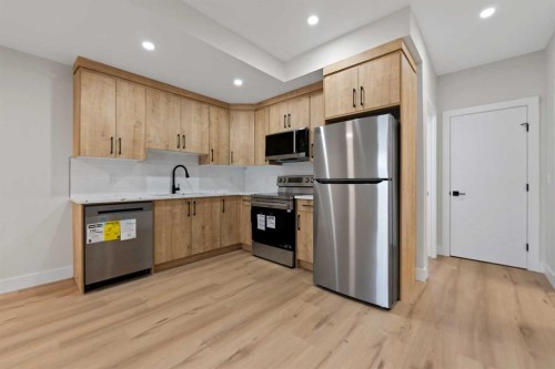 8106 47 Avenue Nw, Calgary, AB 