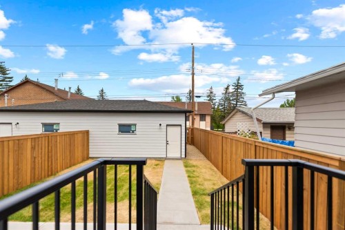 8106 47 Avenue Nw, Calgary, AB 