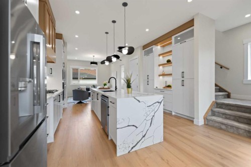 8106 47 Avenue Nw, Calgary, AB 