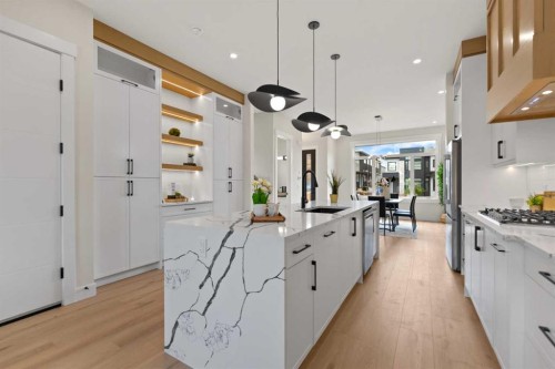 8106 47 Avenue Nw, Calgary, AB 