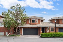 35 Prominence Path SW Calgary, AB T3H 2W7