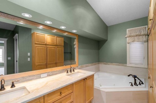 35 Prominence Path Sw, Calgary, AB - Indoor Photo Showing Bathroom