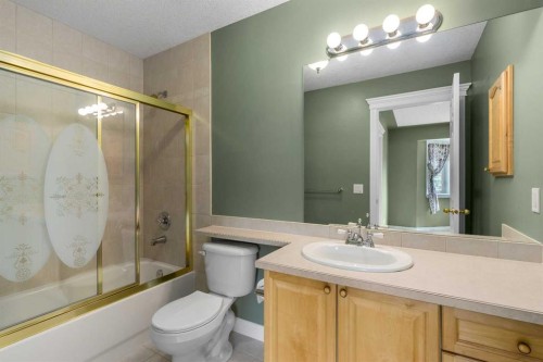 35 Prominence Path Sw, Calgary, AB - Indoor Photo Showing Bathroom