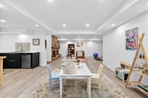 8932 Baylor Crescent Sw, Calgary, AB 