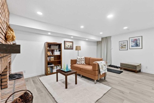 8932 Baylor Crescent Sw, Calgary, AB 