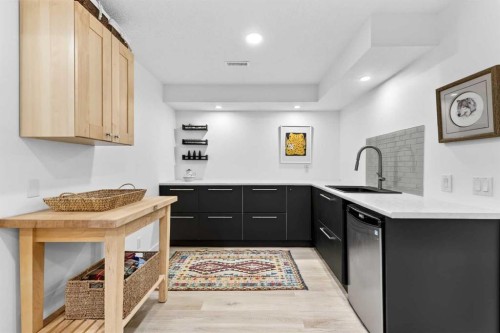 8932 Baylor Crescent Sw, Calgary, AB 