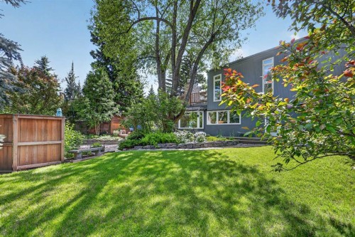 8932 Baylor Crescent Sw, Calgary, AB 