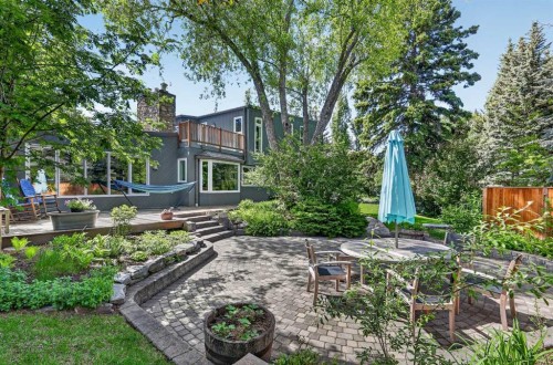 8932 Baylor Crescent Sw, Calgary, AB 