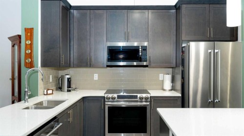 340 Legacy Point Se, Calgary, AB - Indoor Photo Showing Kitchen With Double Sink With Upgraded Kitchen