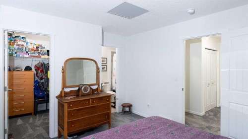 340 Legacy Point Se, Calgary, AB - Indoor Photo Showing Bedroom
