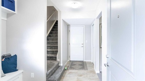 340 Legacy Point Se, Calgary, AB - Indoor Photo Showing Other Room