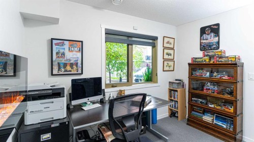 340 Legacy Point Se, Calgary, AB - Indoor Photo Showing Office