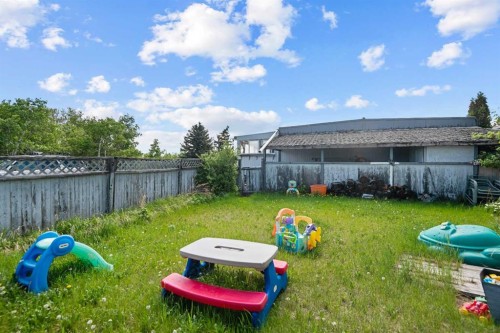 461-3223 83 Street Nw, Calgary, AB 