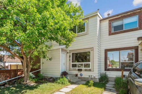 6646 Huntsbay Road NW Calgary, AB T2K 4R3