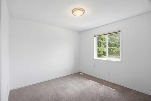 690 Coventry Drive Ne, Calgary, AB 