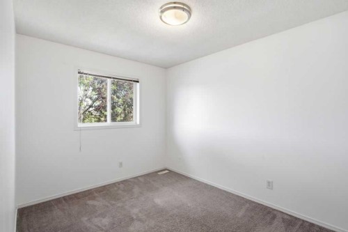 690 Coventry Drive Ne, Calgary, AB 