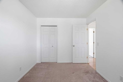 690 Coventry Drive Ne, Calgary, AB 