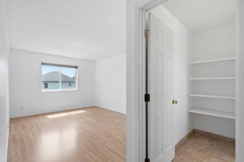 690 Coventry Drive Ne, Calgary, AB 