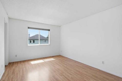 690 Coventry Drive Ne, Calgary, AB 