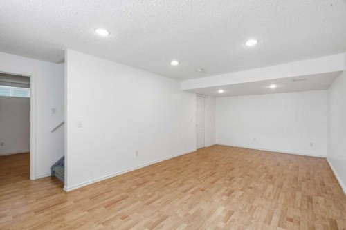 690 Coventry Drive Ne, Calgary, AB 
