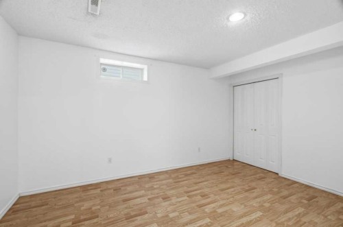 690 Coventry Drive Ne, Calgary, AB 