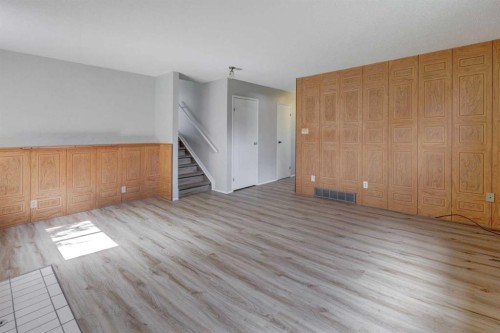 9 Maple Leaf Road, Strathmore, AB 