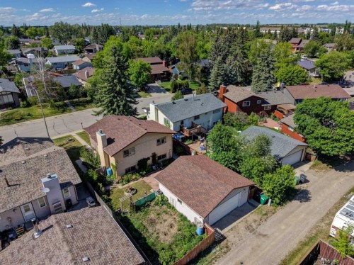 9 Maple Leaf Road, Strathmore, AB 