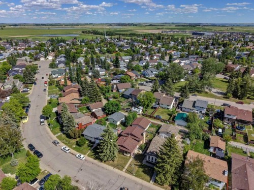 9 Maple Leaf Road, Strathmore, AB 