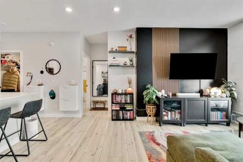 208-255 Les Jardins Park Se, Calgary, AB - Indoor
