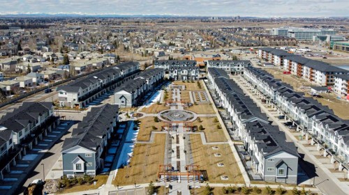 208-255 Les Jardins Park Se, Calgary, AB - Outdoor With View