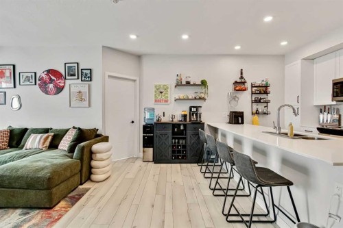 208-255 Les Jardins Park Se, Calgary, AB - Indoor