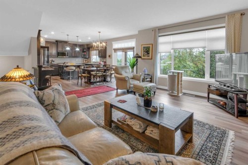 172 Ridge View Close, Cochrane, AB - Indoor Photo Showing Living Room