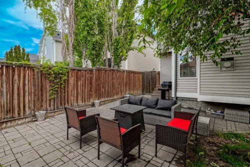 33 Prestwick Rise Se, Calgary, AB 
