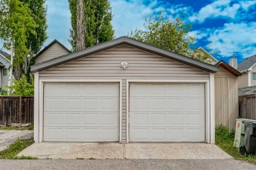 33 Prestwick Rise Se, Calgary, AB 