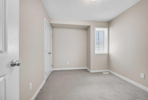 1607 2 Street Nw, Calgary, AB - Indoor Photo Showing Other Room