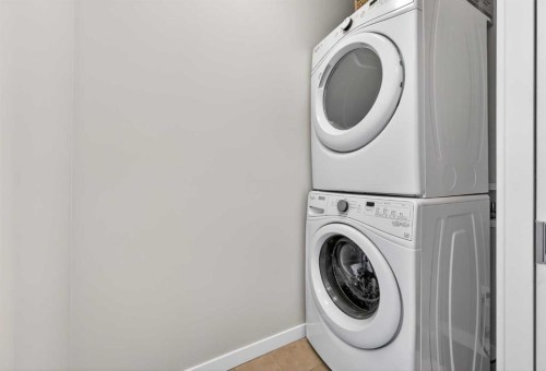 1607 2 Street Nw, Calgary, AB - Indoor Photo Showing Laundry Room